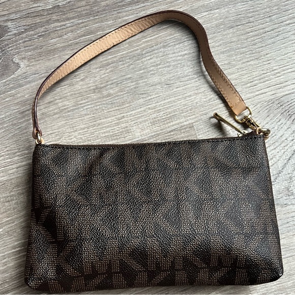 Michael Kors Pebbled Leather Monogram Print 2 Pocket Mini - Picture 3 of 6